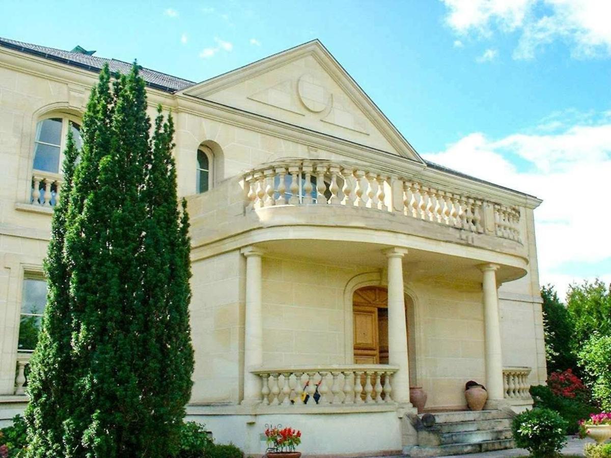 La Demeure D'Iris Bed & Breakfast Bougival Exterior photo